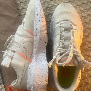 Nike tennis shoes